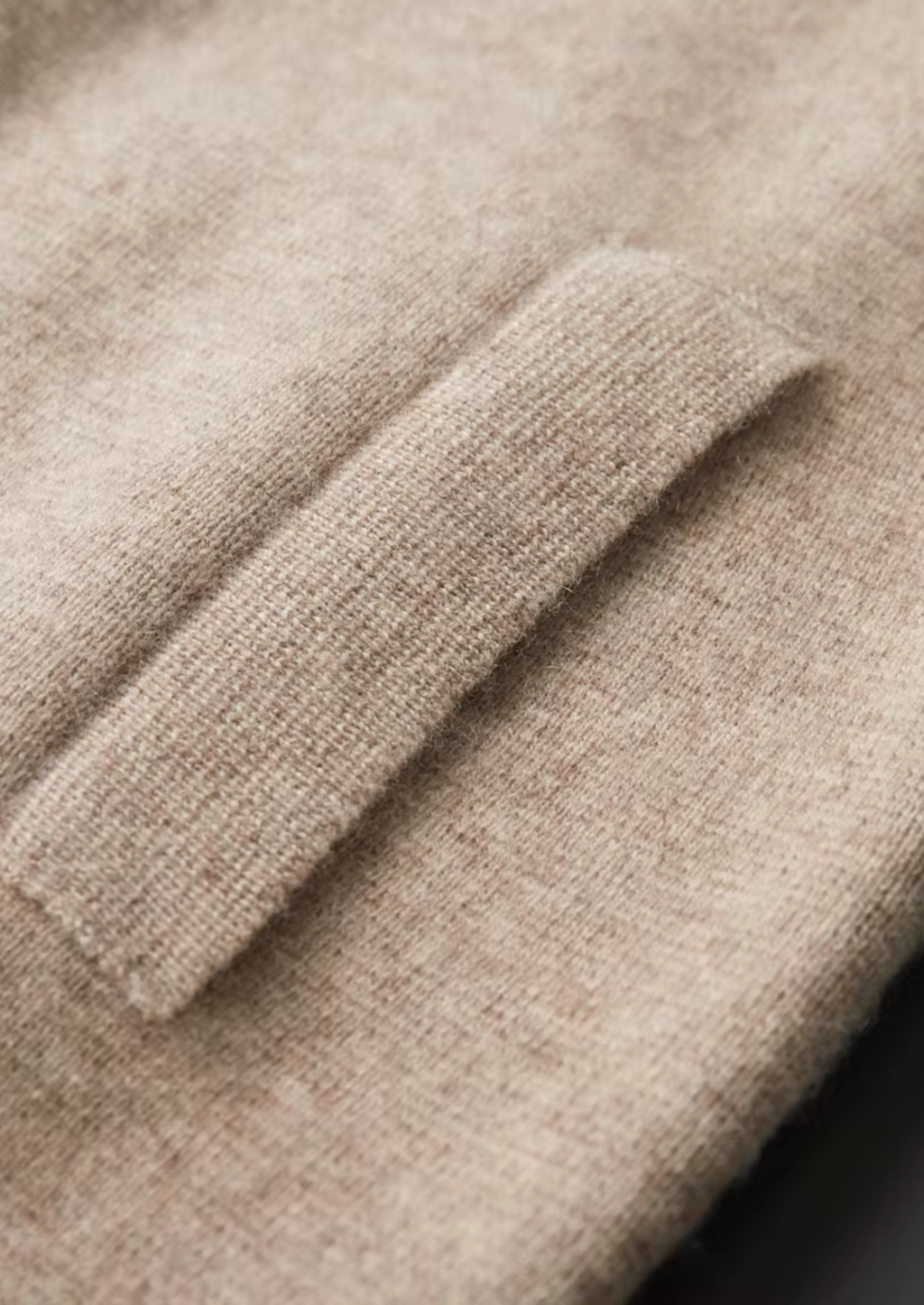 Merino Heritage Cardigan – Elegancia de Lana Pura