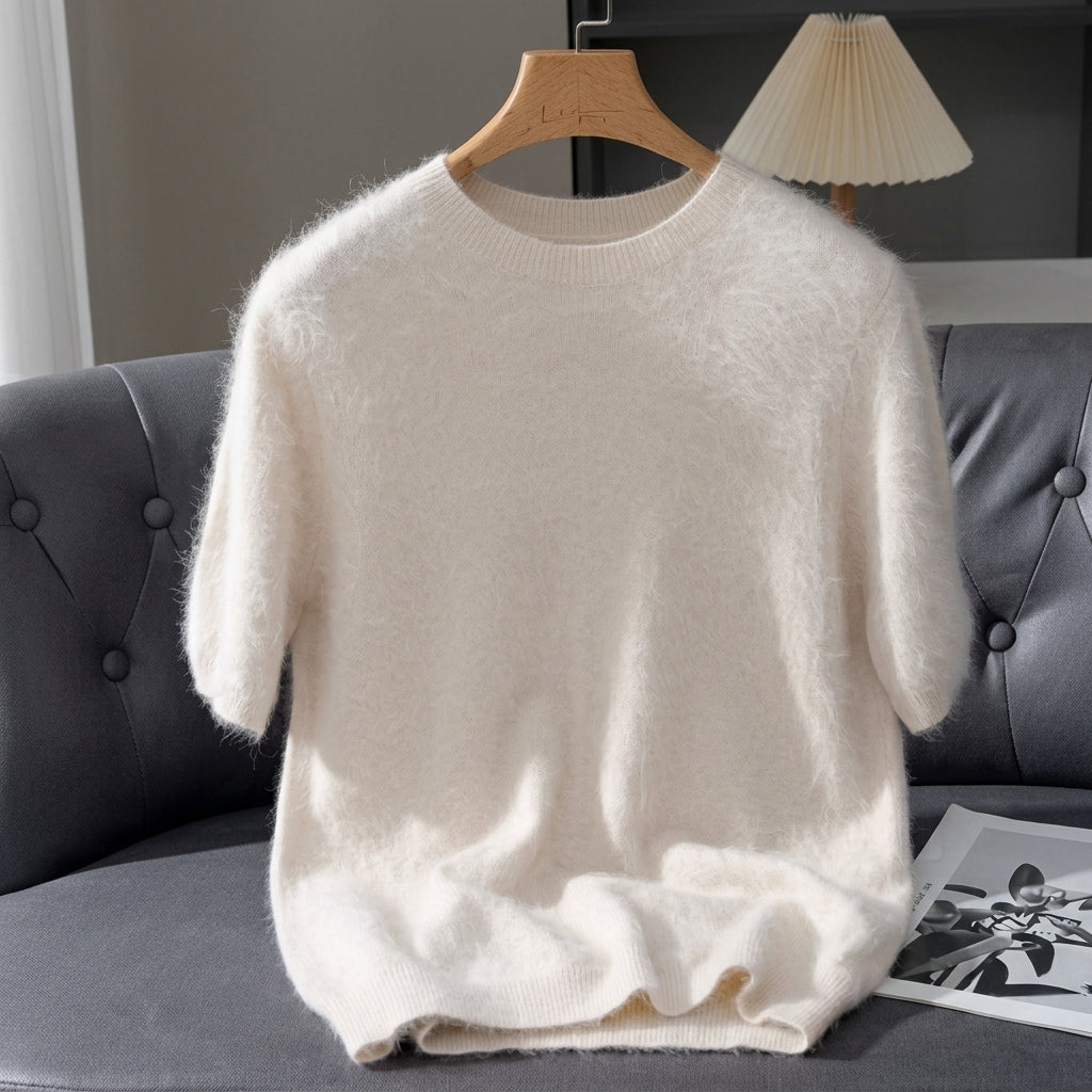 Camiseta "Cashmere Ease" – Manga Corta Holgada, Cuello Redondo