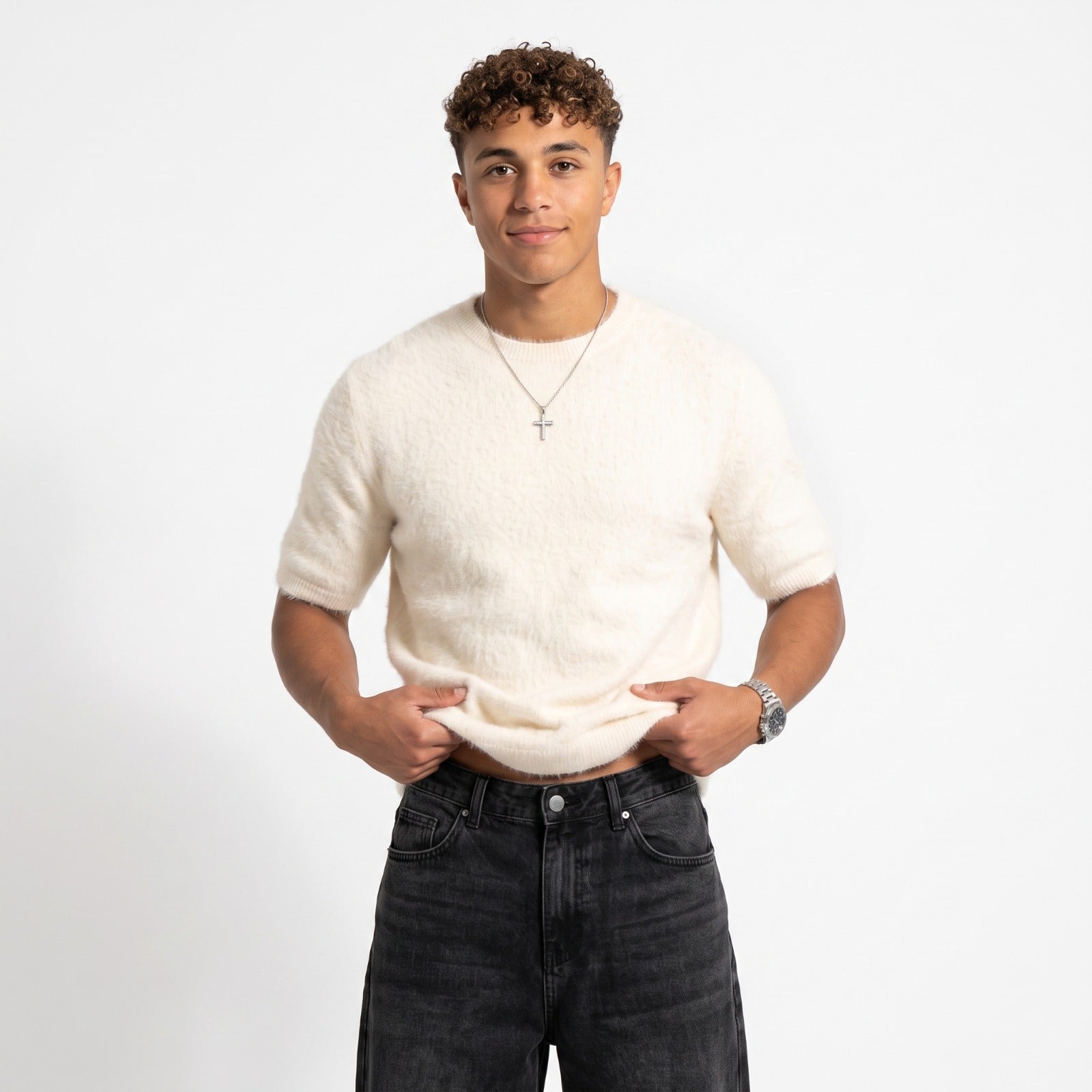 Camiseta "Cashmere Ease" – Manga Corta Holgada, Cuello Redondo