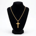 Collar Titanium Cross: Estructura en Acero Premium